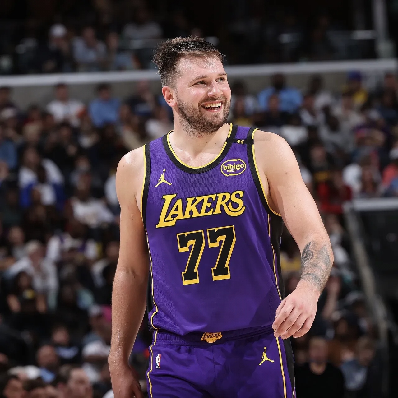 东契奇重要时刻出色发挥,公牛带队取胜!比赛高潮迭起(东契奇助攻新高) 东契奇重要时刻出色发挥,公牛带队取胜!比赛高潮迭起(东契奇助攻新高)