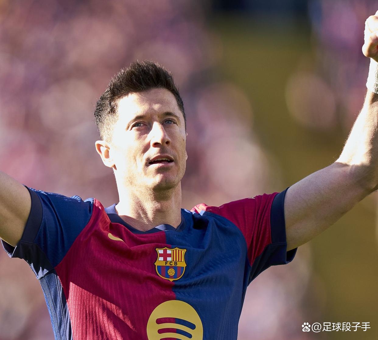 包含莱万多夫斯基在巴塞罗那比赛中爆冷，连败引发热议！的词条